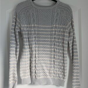 Vineyard Vines Gray Crew Neck Sweater with Cable Knit Design